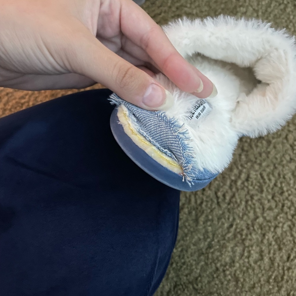 •True Religion Rhinestone Slippers• - Picture 9 of 9